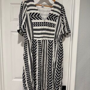 Old Navy Black and White Patterned Midi Dress